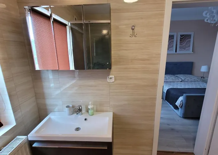 בית אירוח E&j מידזיזדרויה